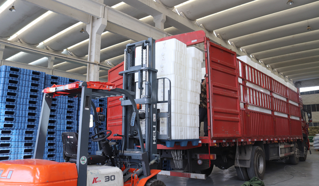 打鐵必須自身硬，質(zhì)量好的塑料托盤有什么要求？