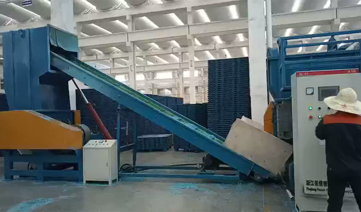 中空吹塑托盤什么價(jià)？太便宜小心貓膩哦