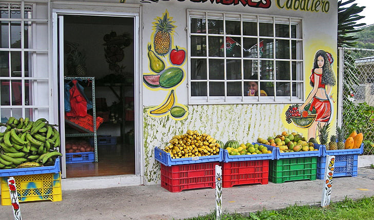 為何從大企業(yè)到小攤小販都離不開(kāi)塑料周轉(zhuǎn)箱？