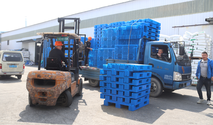 如何最大限度的降低塑料托盤的價(jià)格？減少成本？