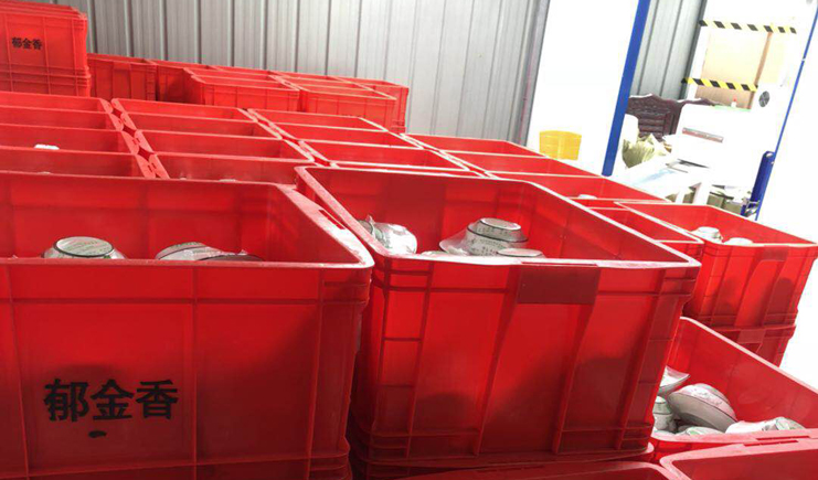 餐飲行業(yè)難？餐具周轉(zhuǎn)箱生產(chǎn)廠家來助攻